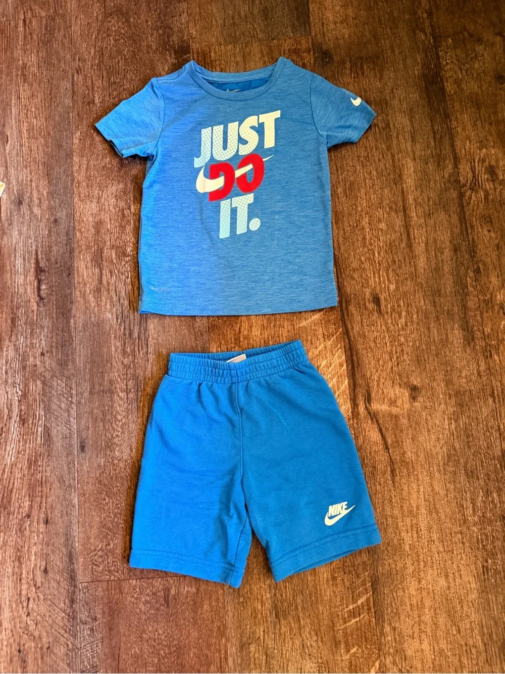 Nike 3-4T set